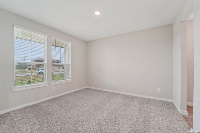 321 Firewheel Loop, Floresville, TX 78114