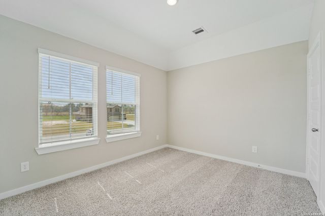 321 Firewheel Loop, Floresville, TX 78114