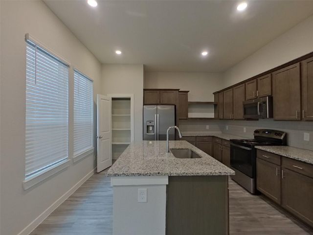 9835 Willow Creek Commerce Drive 101, Tomball, TX 77375