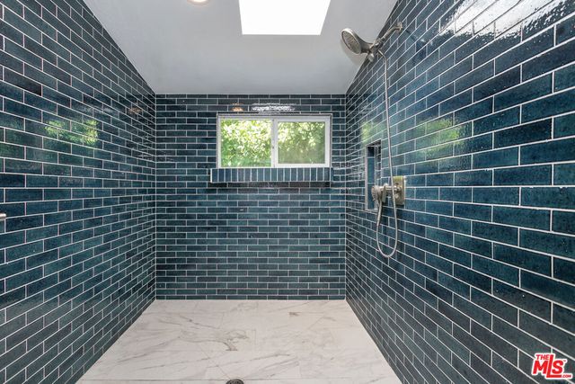 11817 Kittridge Street, Los Angeles, CA 91606