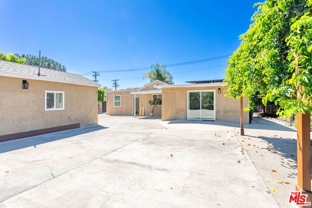 11817 Kittridge Street, Los Angeles, CA 91606