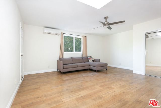 11817 Kittridge Street, Los Angeles, CA 91606