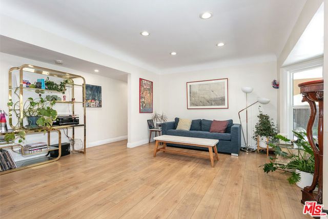 11817 Kittridge Street, Los Angeles, CA 91606