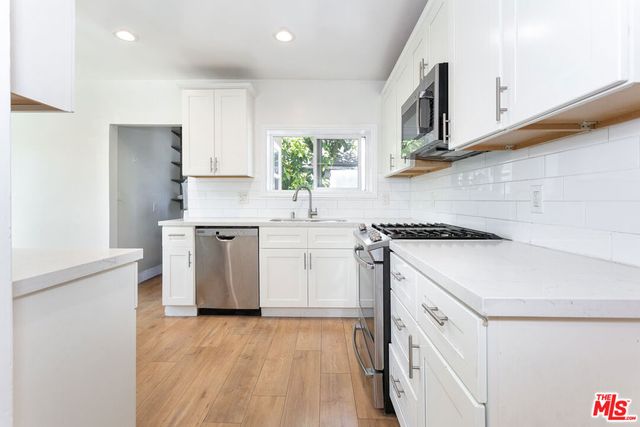 11817 Kittridge Street, Los Angeles, CA 91606