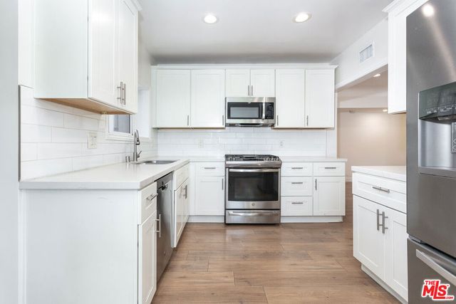 11817 Kittridge Street, Los Angeles, CA 91606
