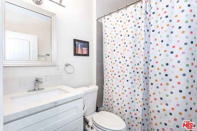 11817 Kittridge Street, Los Angeles, CA 91606