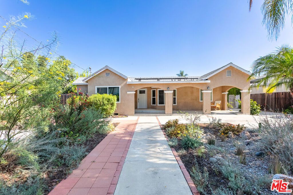 11817 Kittridge Street, Los Angeles, CA 91606