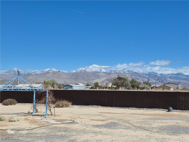 2330 Deadwood Street, Pahrump, NV 89048