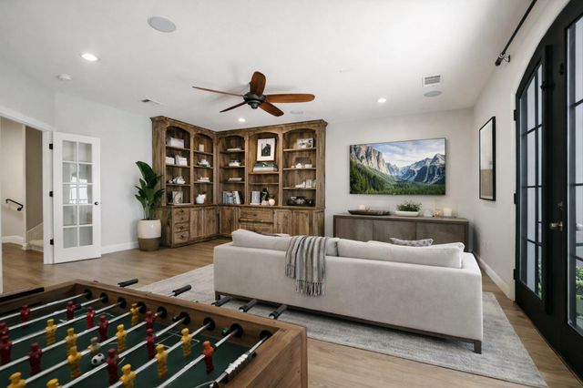 1910 Rue De St Tropez 4, Austin, TX 78746