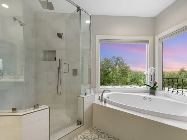 1910 Rue De St Tropez 4, Austin, TX 78746