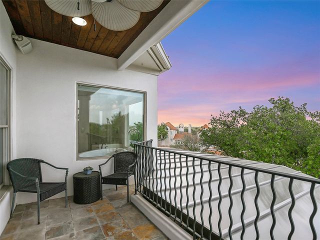 1910 Rue De St Tropez 4, Austin, TX 78746