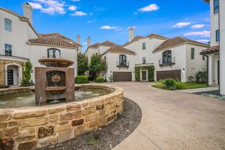 1910 Rue De St Tropez 4, Austin, TX 78746