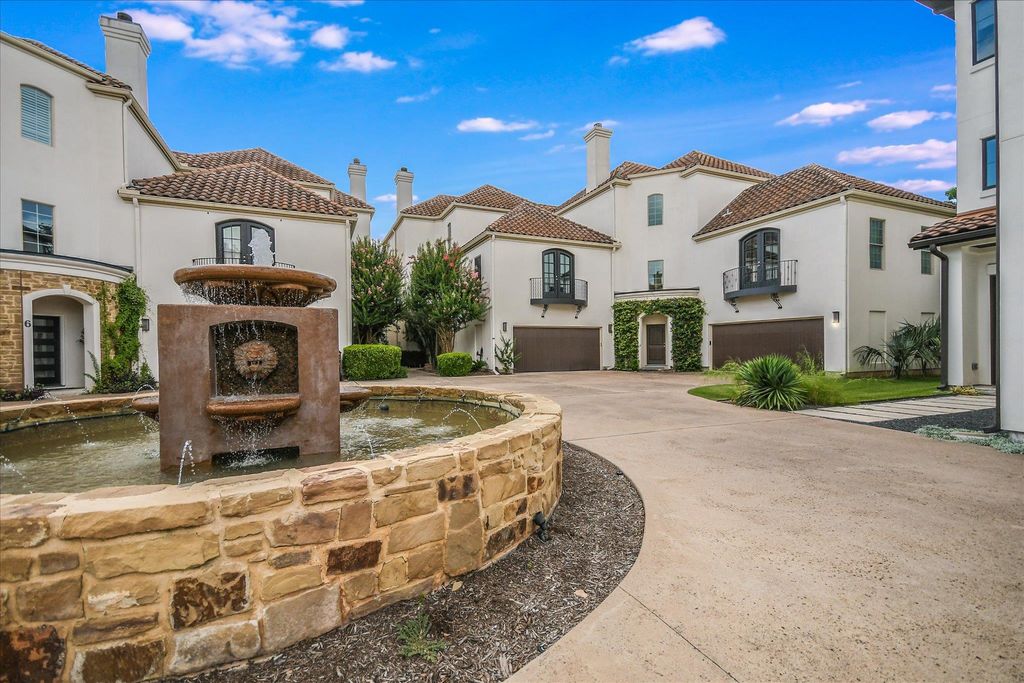 1910 Rue De St Tropez 4, Austin, TX 78746