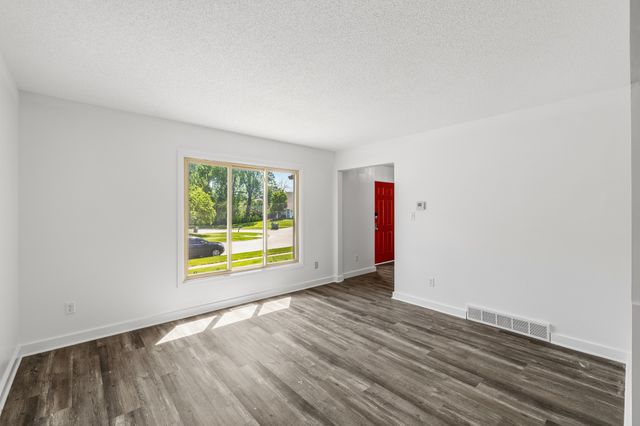 706 SE Wanda Drive, Ankeny, IA 50021