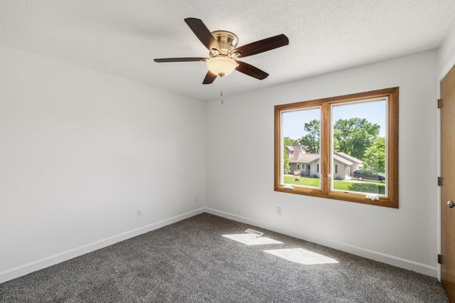 706 SE Wanda Drive, Ankeny, IA 50021