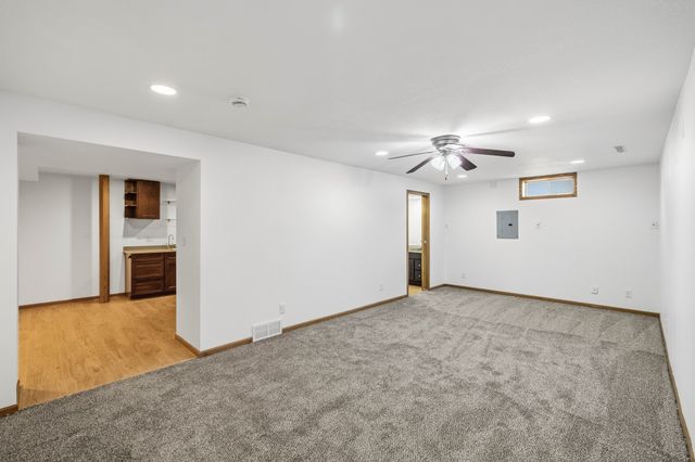 706 SE Wanda Drive, Ankeny, IA 50021
