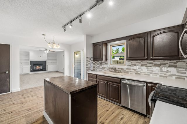 706 SE Wanda Drive, Ankeny, IA 50021