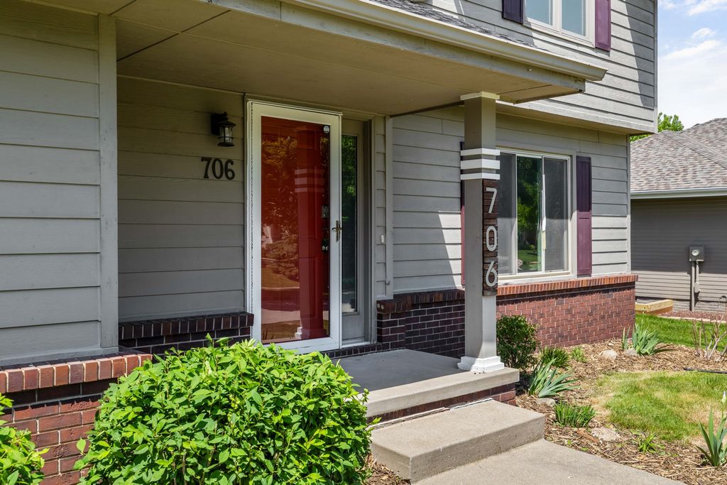 706 SE Wanda Drive, Ankeny, IA 50021