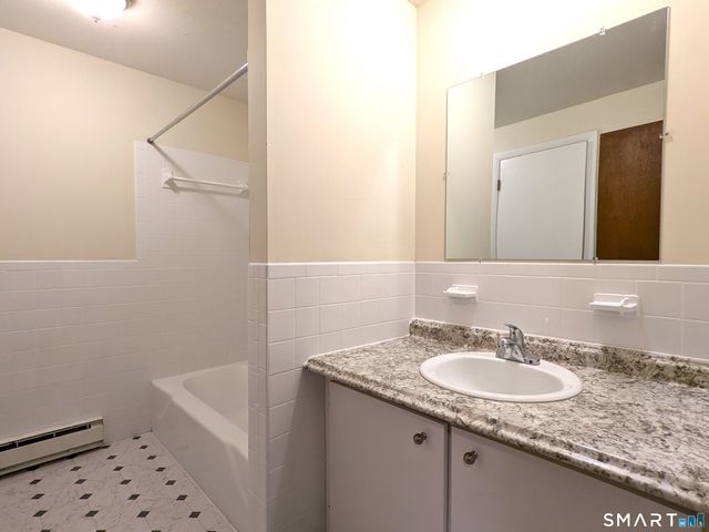 177 Homestead Street APT G12, Manchester, CT 06042