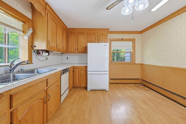 22 Hodges St, Mansfield, MA 02048