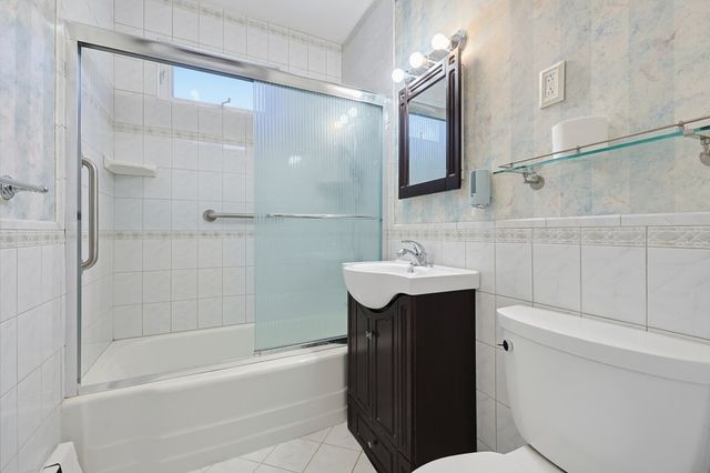22 Hodges St, Mansfield, MA 02048