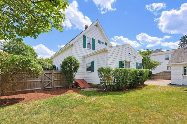 22 Hodges St, Mansfield, MA 02048