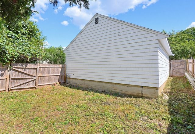 22 Hodges St, Mansfield, MA 02048