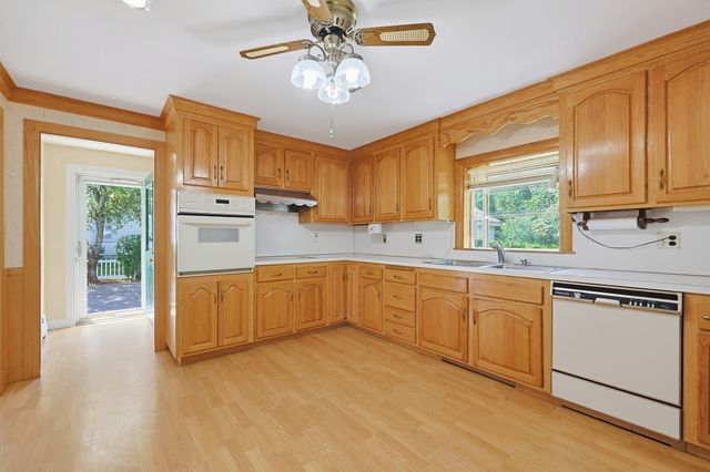 22 Hodges St, Mansfield, MA 02048