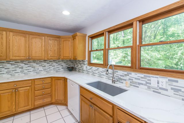 10090 King Hill Court, Dexter, MI 48130