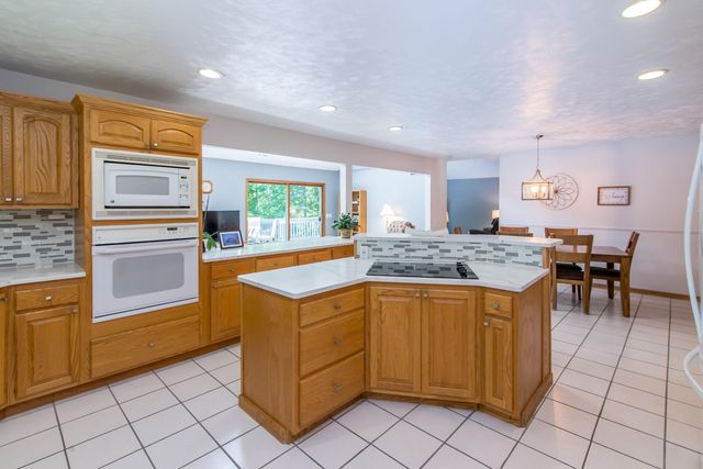 10090 King Hill Court, Dexter, MI 48130