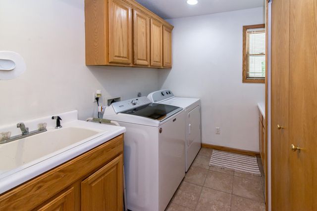10090 King Hill Court, Dexter, MI 48130