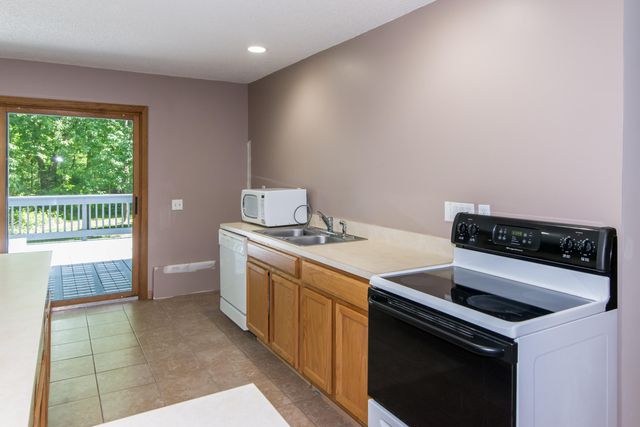 10090 King Hill Court, Dexter, MI 48130