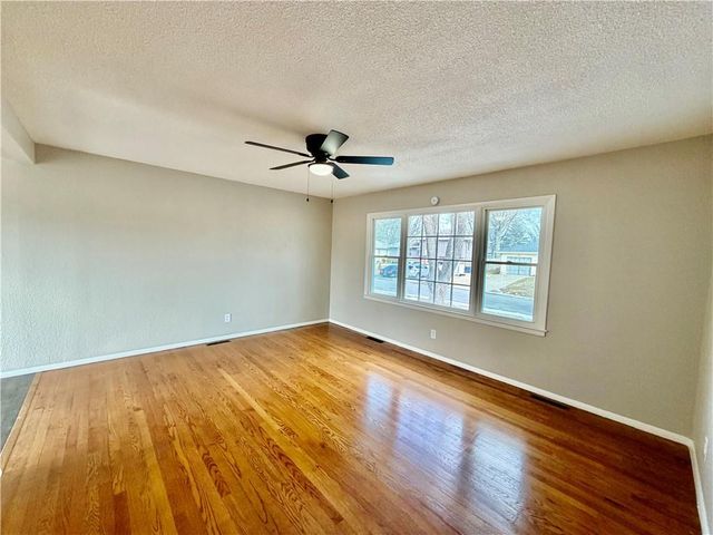 11718 Freemont Avenue, Kansas City, MO 64134