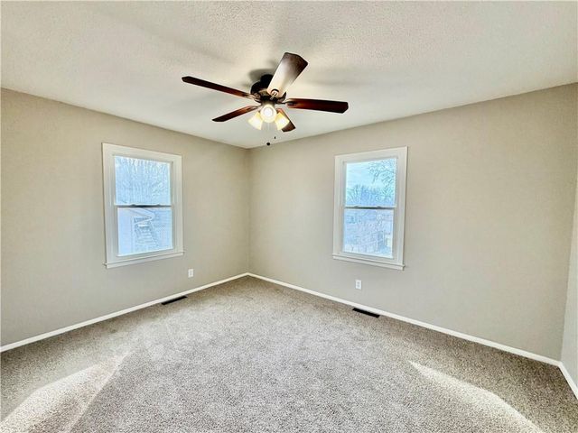 11718 Freemont Avenue, Kansas City, MO 64134