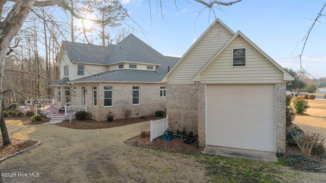 101 Raccoon Run, Washington, NC 27889