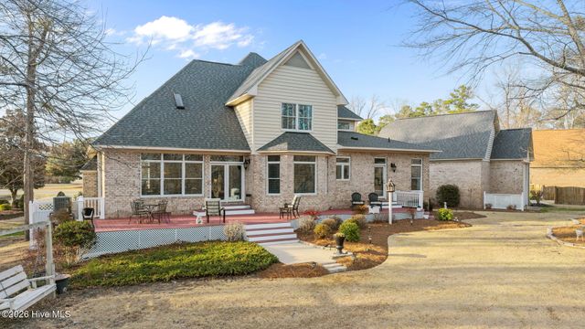 101 Raccoon Run, Washington, NC 27889