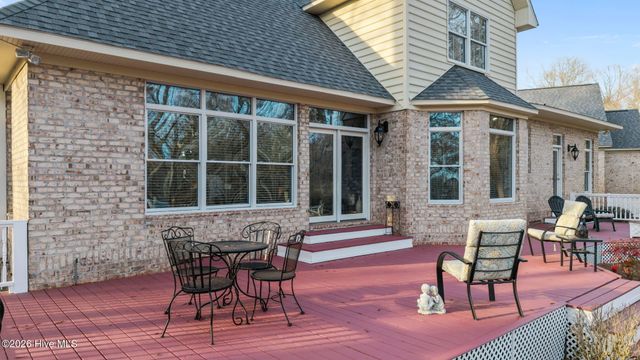 101 Raccoon Run, Washington, NC 27889