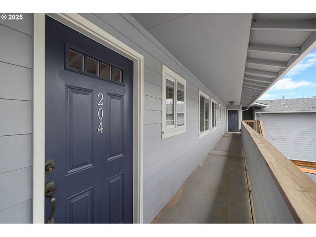 3925 Sw Multnomah Blvd 204, Portland, OR 97219