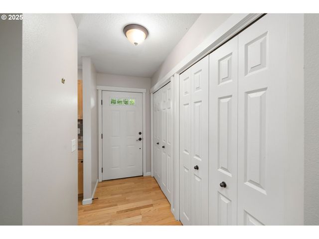 3925 Sw Multnomah Blvd 204, Portland, OR 97219