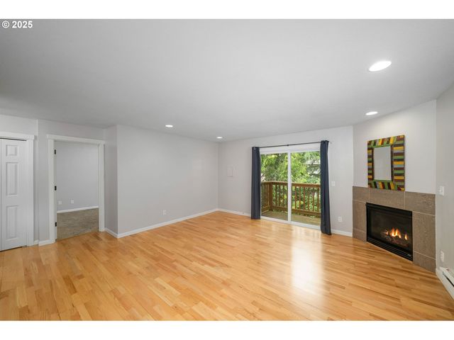 3925 Sw Multnomah Blvd 204, Portland, OR 97219