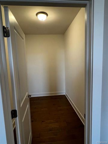 60657 Town Square Street, New Hudson, MI 48165