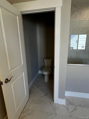 60657 Town Square Street, New Hudson, MI 48165