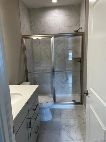 60657 Town Square Street, New Hudson, MI 48165