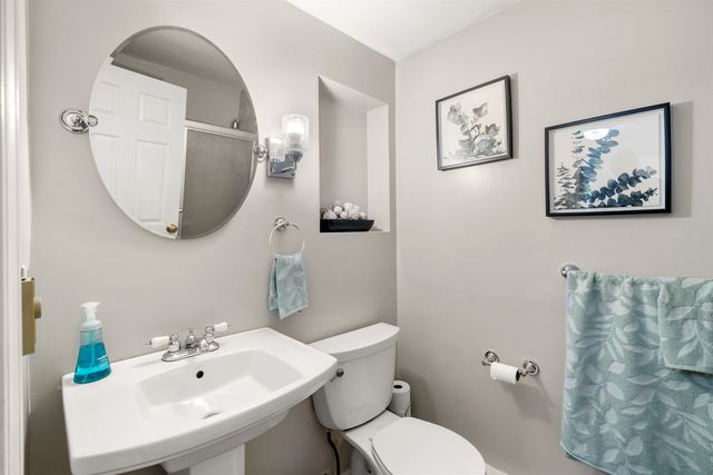 4 Alma Avenue, Salem, NH 03079