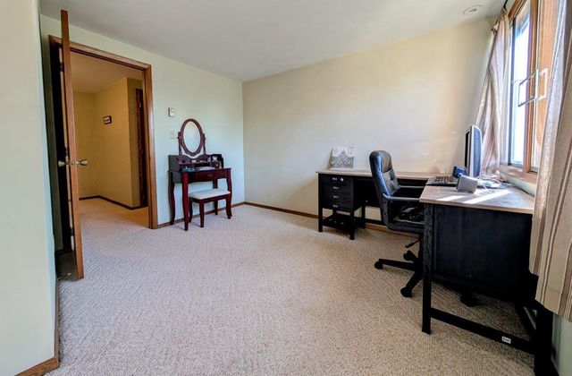 1235 W NICOLET CERCLE, Appleton, WI 54914