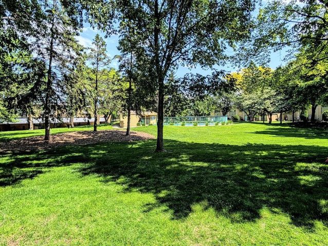 1235 W NICOLET CERCLE, Appleton, WI 54914