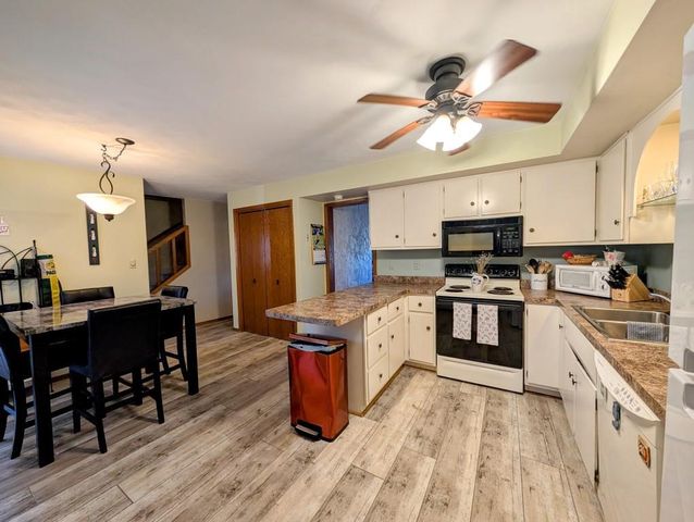 1235 W NICOLET CERCLE, Appleton, WI 54914