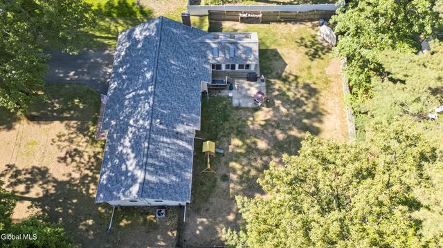 3 Peck Lane, Clifton Park, NY 12065