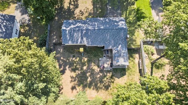 3 Peck Lane, Clifton Park, NY 12065