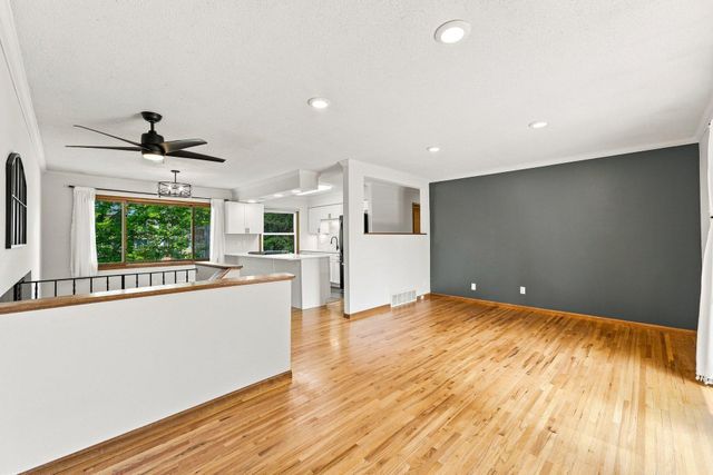 3996 Rahn Road, Eagan, MN 55122